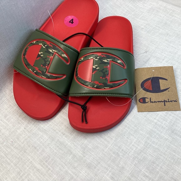 CHAMPION IPO CAMO C UNISEX KID’S SLIDES SANDALS. COLOR: RED AND ILIVE - Picture 13 of 13